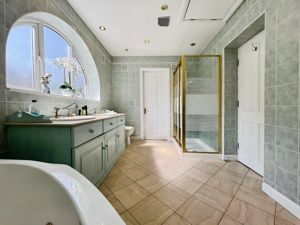 Photo 32- click for photo gallery